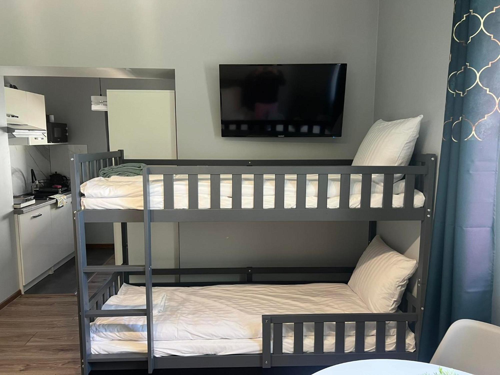 Aparthotel W Dolinie Stawow Zator By Housine Las Room photo